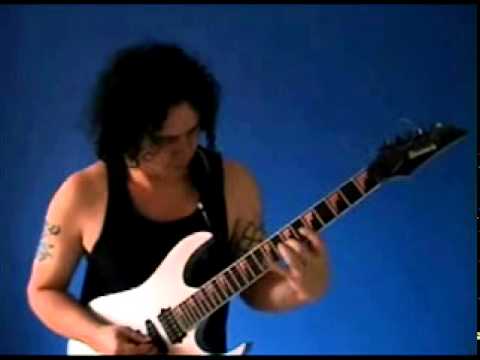 War solo: Joe Satriani